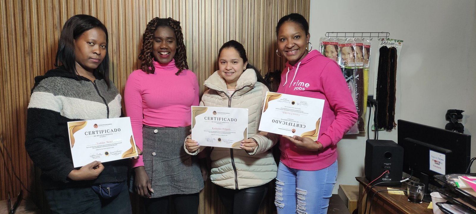 Curso de trenzas en colombia  por Solo $18 al mes